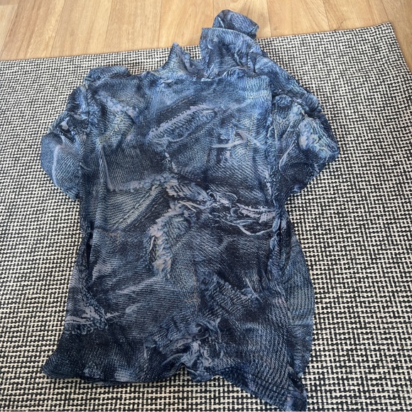 I AM GIA - BLUE MARBLE TOP - Picture 1 of 3